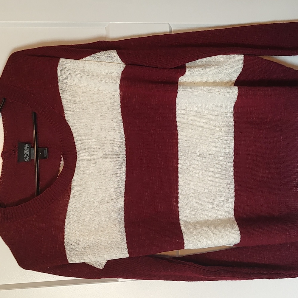 Daytrip womens long sleeve button back casual sweater size medium like new